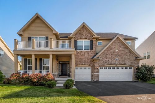 3675 Shaughnessy Dr, Elgin, IL, 60124-8189 | Card Image