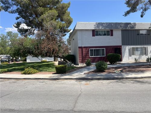565 Greenbriar Townhouse Way, Las Vegas, NV, 89121-2425 | Card Image