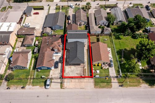 6917 Palestine St, Houston, TX, 77020-7527 | Card Image