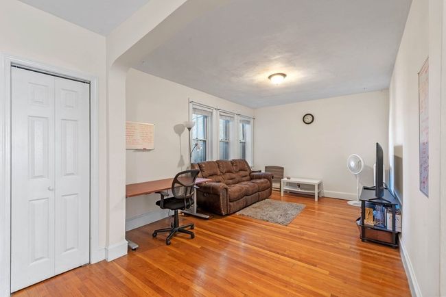 APT-33 - 1666 Commonwealth Ave, Condo with 1 bedrooms, 1 bathrooms and null parking in Boston MA | Image 4