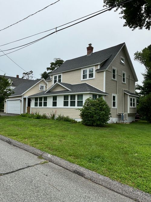11 Uncas Rd, Niantic, CT, 06357-3713 | Card Image