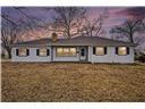 6017 N Howard Ave, Gladstone, MO, 64118-5508 | Card Image