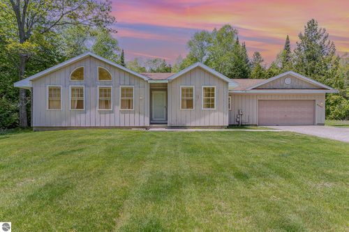 6997 Woodlea Rd W, Oscoda, MI, 48750-8767 | Card Image