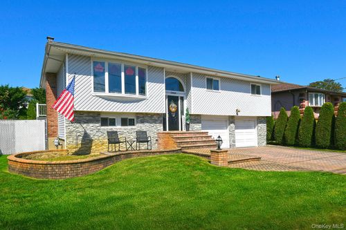 3969 Marlow Ct, Seaford, NY, 11783-2642 | Card Image