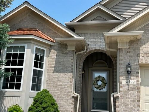 24179 Charlevoix St, Flat Rock, MI, 48134-8048 | Card Image