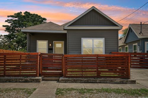 706 S Olive St, San Antonio, TX, 78203-1636 | Card Image