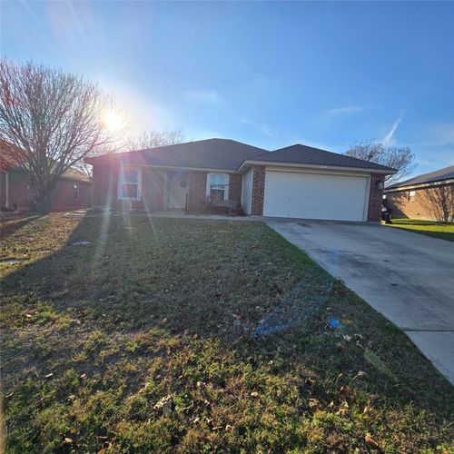 212 Druse Ln, Jarrell, TX, 76537-1723 | Card Image