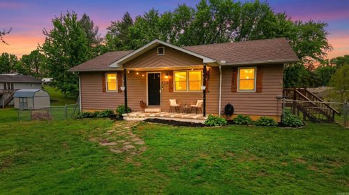 303 Washington St, Mountain View, MO, 65548-7252 | Card Image