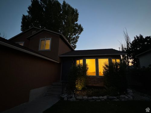 6022 Park Wood Dr, Salt Lake City, UT, 84118-6738 | Card Image
