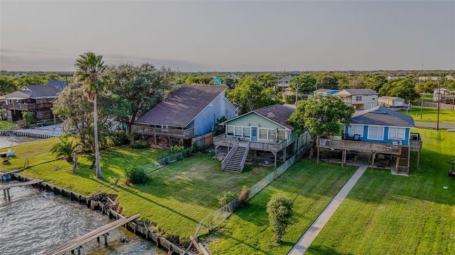 1437 John St, House other with 2 bedrooms, 3 bathrooms and null parking in San Leon TX | Image 11