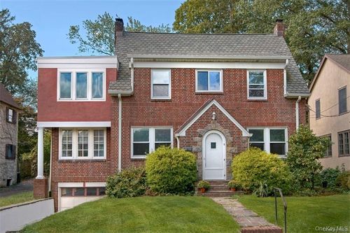 218 Carroll Ave, Mamaroneck, NY, 10543-2802 | Card Image
