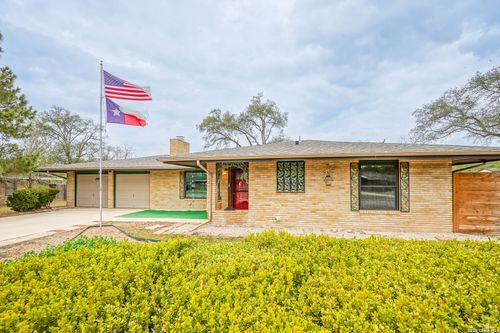 245 Windcrest Dr, Windcrest, TX, 78239-1988 | Card Image