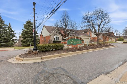 37225 Berkleigh Ct, Farmington Hills, MI, 48331-3787 | Card Image