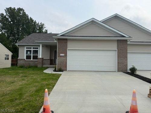 1115 Queen Anne Drive Nw, Massillon, OH, 44647 | Card Image