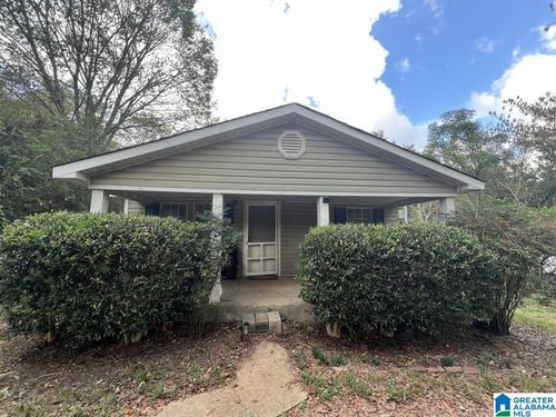 911 Valley Rd, Oneonta, AL, 35121-2929 | Card Image