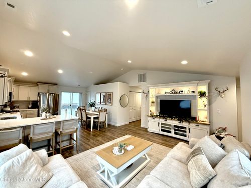 6089 Theismann Rd, Rathdrum, ID, 83858-5521 | Card Image