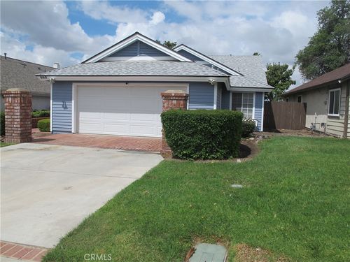 668 N Quince Ave, Rialto, CA, 92376-4773 | Card Image