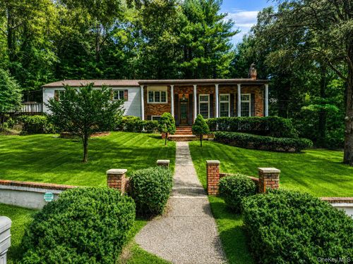 23 Colonial Dr, Smithtown, NY, 11787-4212 | Card Image