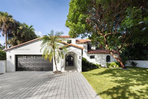 6811 Riviera Dr, Coral Gables, FL, 33146-3532 | Card Image