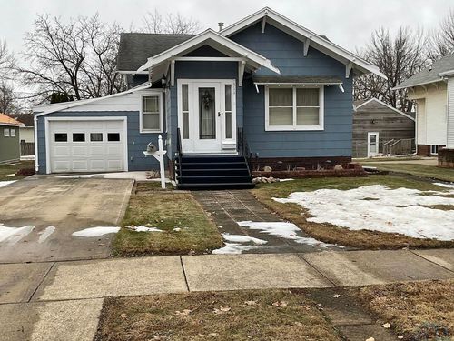 511 9th St, Sibley, IA, 51249-1830 | Card Image