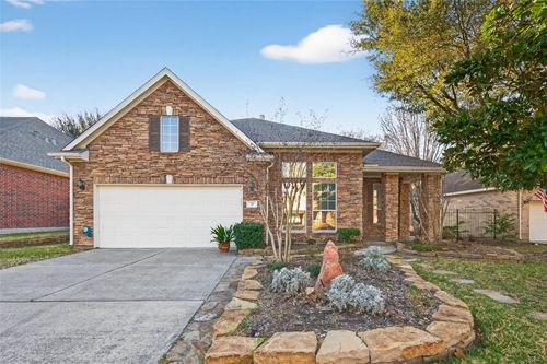 27 Sovereign Way, Conroe, TX, 77384-4489 | Card Image