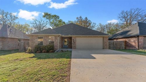 1311 Valley Dr, Gentry, AR, 72734-8663 | Card Image