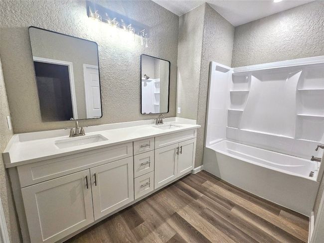 1409 E Fannin St, House other with 3 bedrooms, 2 bathrooms and 4 parking in Luling TX | Image 10