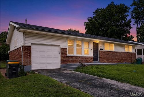 9811 Portage Drive, St Louis, MO, 63136 | Card Image