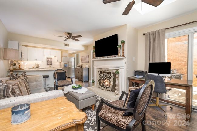 Living Room | Image 11