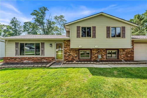 14472 S Gateway Dr, North Royalton, OH, 44133-4756 | Card Image
