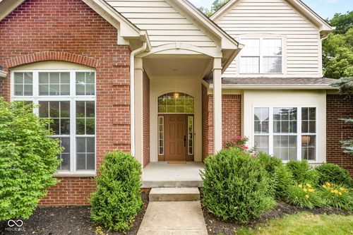 1268 Sullivans Rdg, Zionsville, IN, 46077-9125 | Card Image