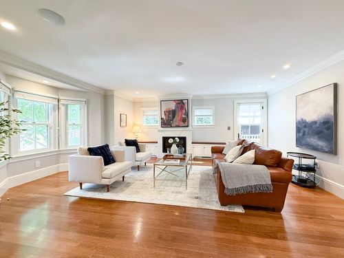 35 Willard St, Cambridge, MA, 02138 | Card Image