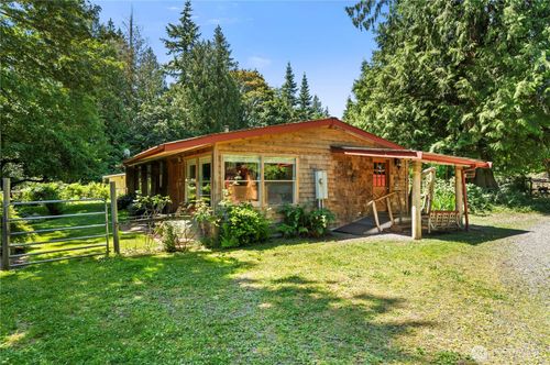 472 Iris Ln, Camano Island, WA, 98282-7693 | Card Image