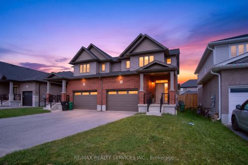 138 Woodberry Cres, Elmira, ON, N3B0E5 | Card Image