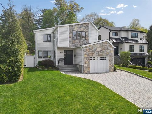 160 Magnolia Ave, Tenafly, NJ, 07670-1828 | Card Image