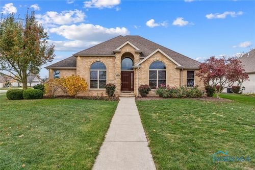 8130 Shawnee Forest Dr, Findlay, OH, 45840-8667 | Card Image