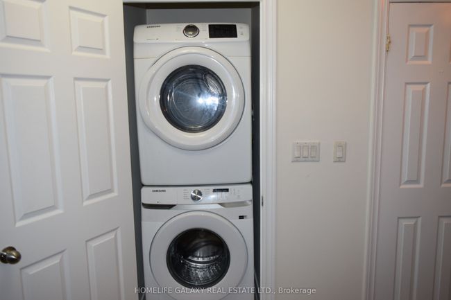 52 Peace Dr, House other with 6 bedrooms, 4 bathrooms and 4 parking in Scarborough ON | Image 24