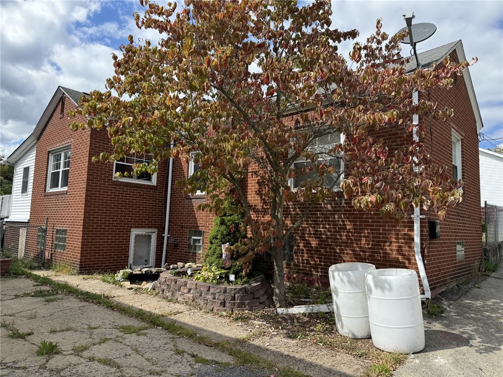 Castner Ave, Donora, PA 15033