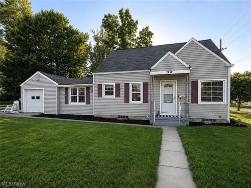 2492 24th St, Cuyahoga Falls, OH, 44223-1512 | Card Image