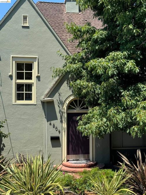 4209 Balfour Ave, Oakland, CA, 94610-1749 | Card Image