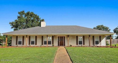 143 Glenwood Dr, Madison, MS, 39110-8310 | Card Image