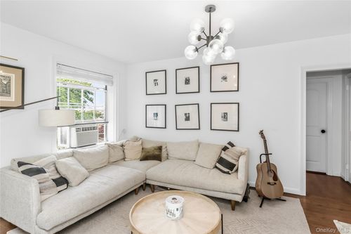 4-51-10 30 Avenue, New York, NY, 11377 | Card Image