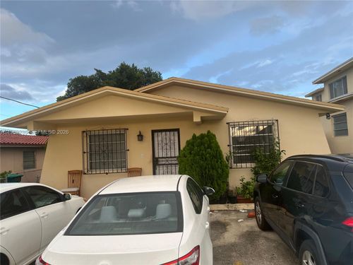 733 Nw 33rd Ave, Miami, FL, 33125-3915 | Card Image