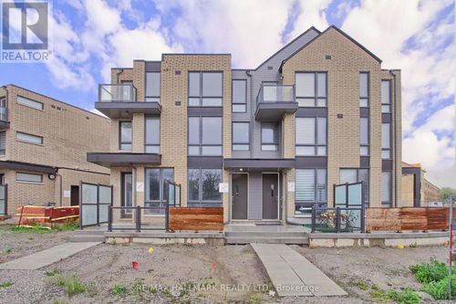 6 Turtle Island Rd, North York, ON, M6A0G2 | Card Image