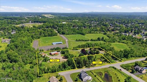 456 Vliet Street, Colonie, NY, 12047 | Card Image