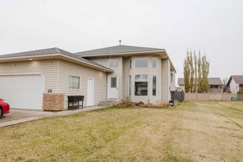 9812 65 Ave, Grande Prairie, AB, T8W2M8 | Card Image