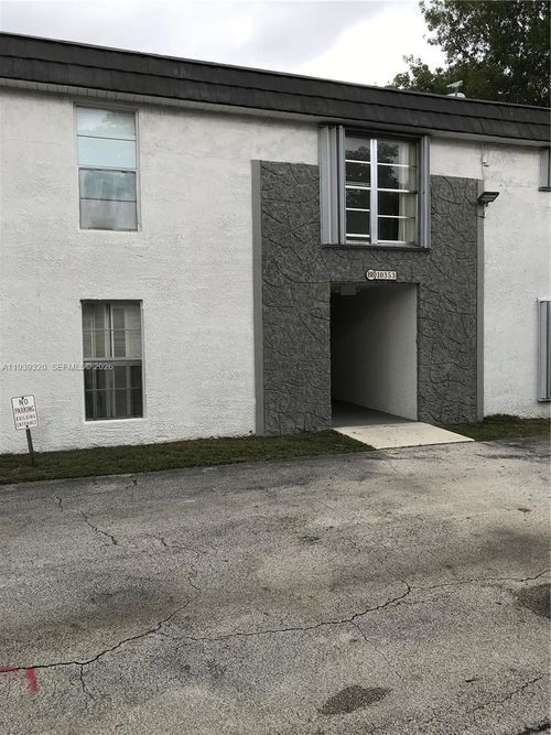 bb8-10353 N Kendall Dr, Miami, FL, 33176-1653 | Card Image