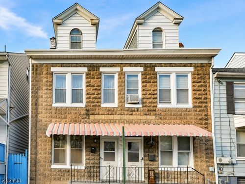 135 Mercer St, Phillipsburg, NJ, 08865-3041 | Card Image