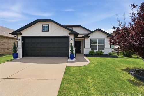 10912 N 117th East Ave, Owasso, OK, 74055-7396 | Card Image