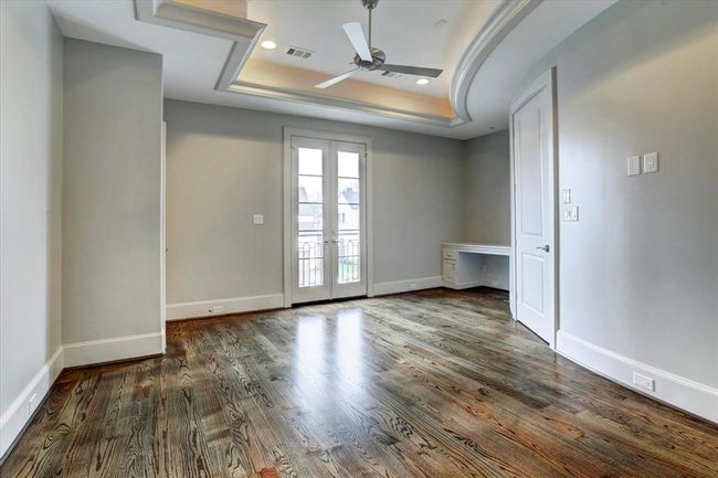 8304 Maple Ct, House other with 5 bedrooms, 5 bathrooms and 2 parking in Bellaire TX | Image 32